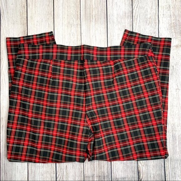 Terra & Sky Red & Black Plaid Cropped Pants - Picture 5 of 8